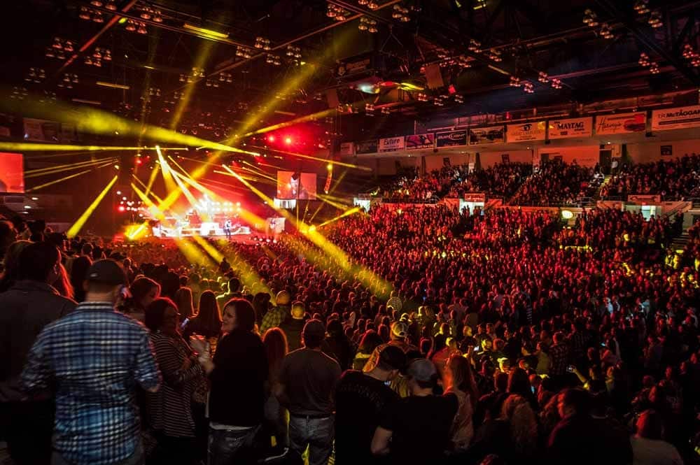 Brantley-Gilbert-Arena-Photo-for